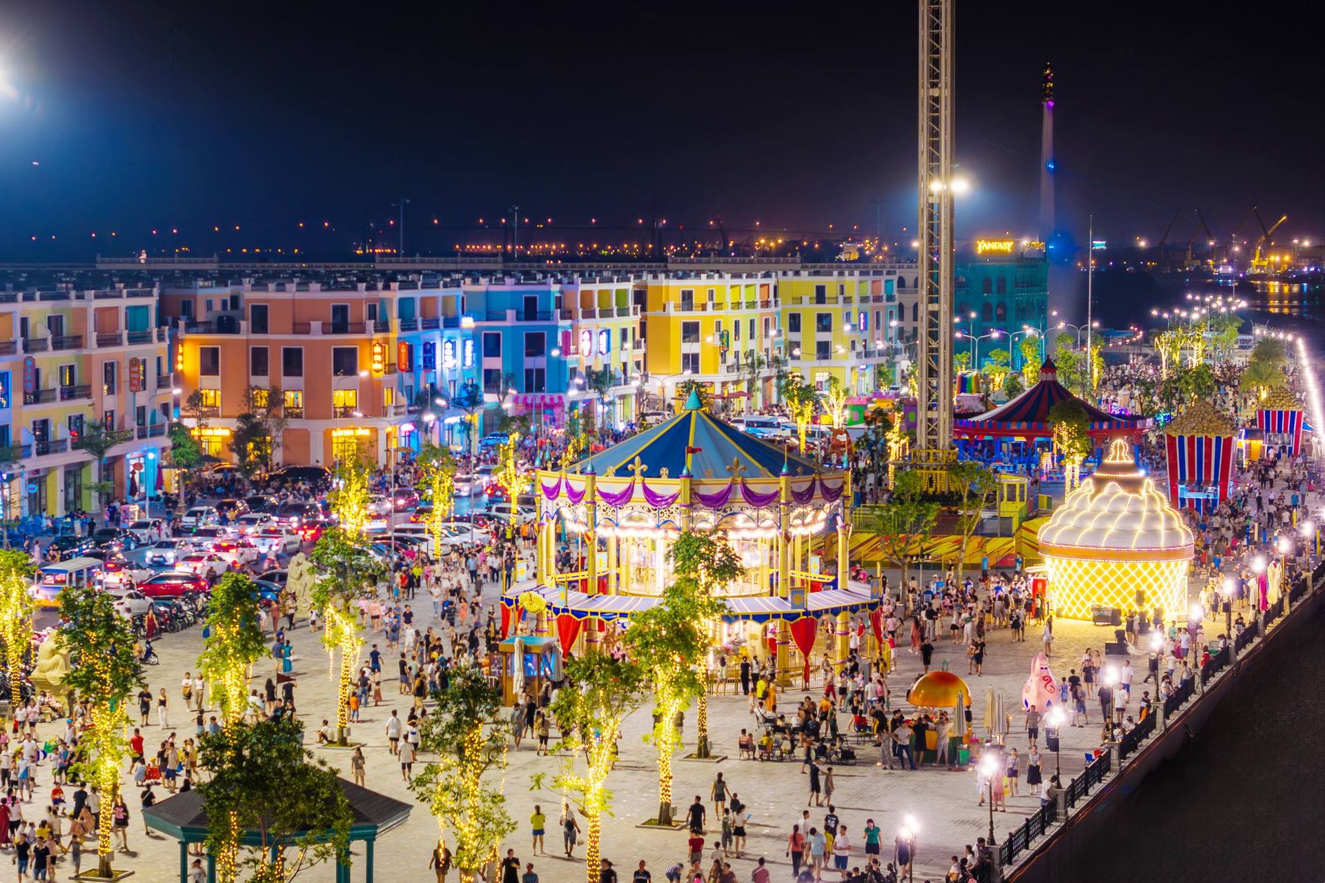 Phố đi bộ River Walk Vinhomes Royal Island