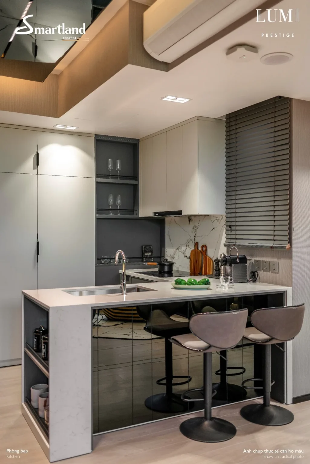 Không gian bếp căn hộ mẫu Lumi Prestige